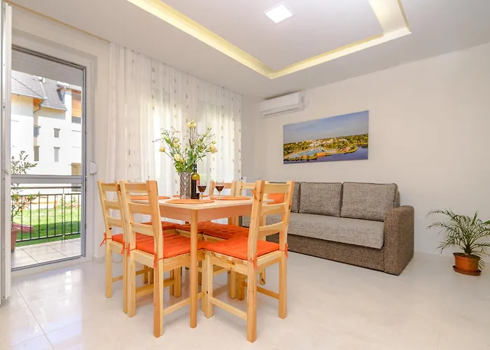 Appartement Bella No2 *